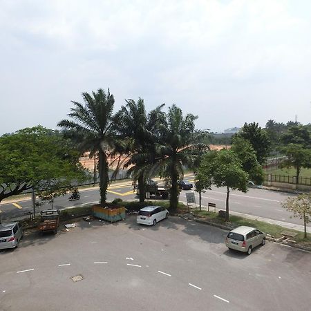 Nah Hotel Skudai Buitenkant foto