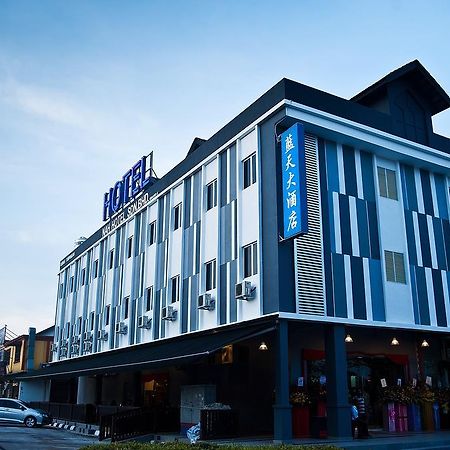 Nah Hotel Skudai Buitenkant foto